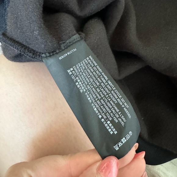 *NWT* Men’s Theory Black Quarter-Zip - Picture 6 of 9